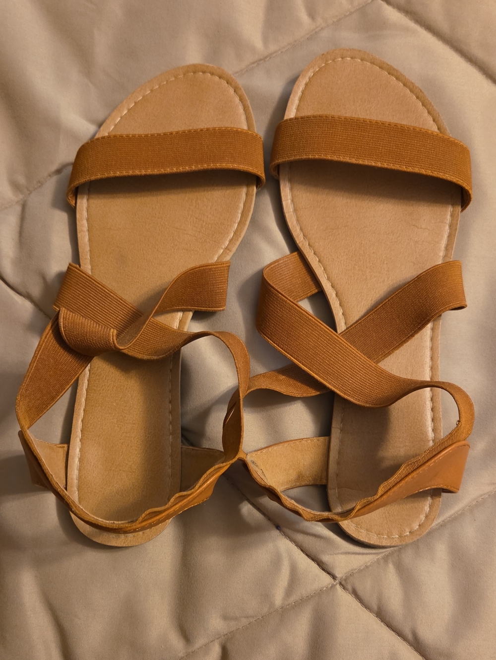 Dream Pairs Flat Sandals in Camel
